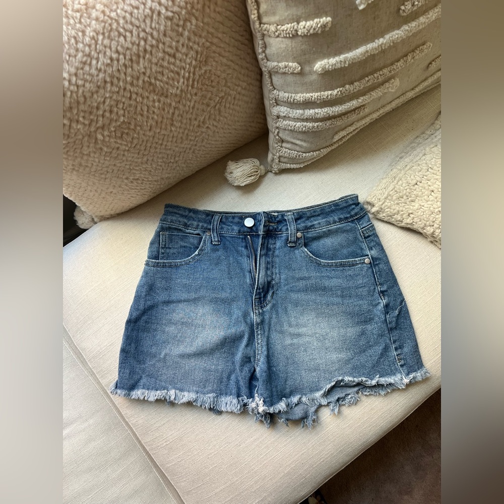 Abound Jean shorts size 28